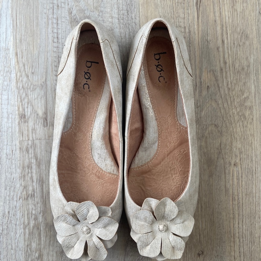 B.O.C. Metallic Flower Flat